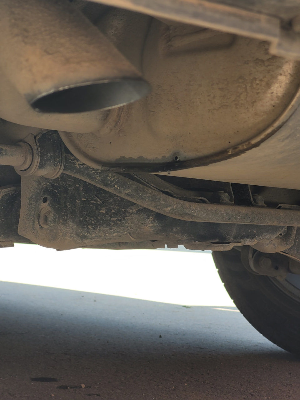 Отверстие в глушителе — Haval F7, 1,5 л, 2022 года | наблюдение | DRIVE2