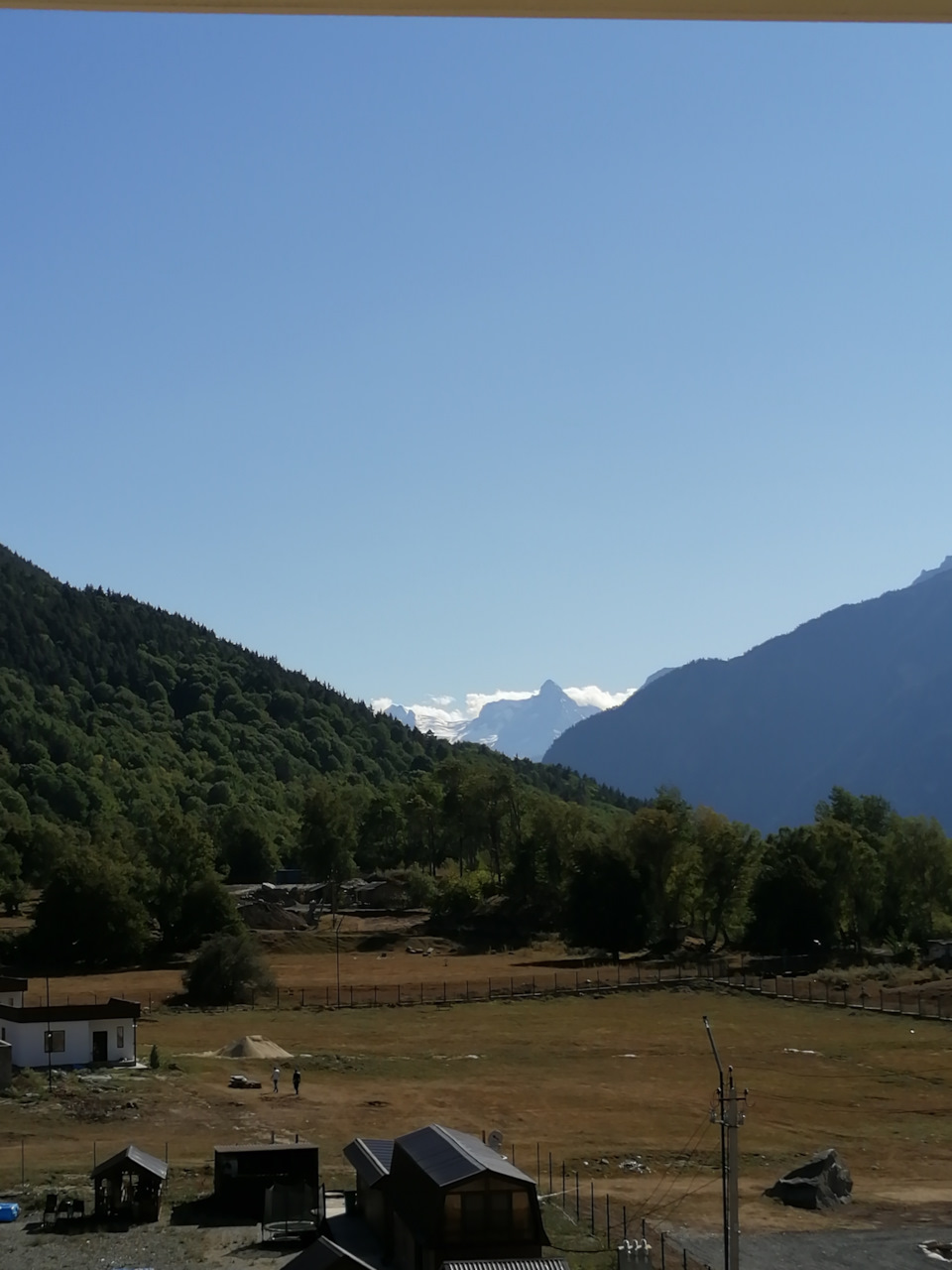 Осеннее путешествие в YETI House Теберда — Lada Гранта Лифтбек (2-е ...