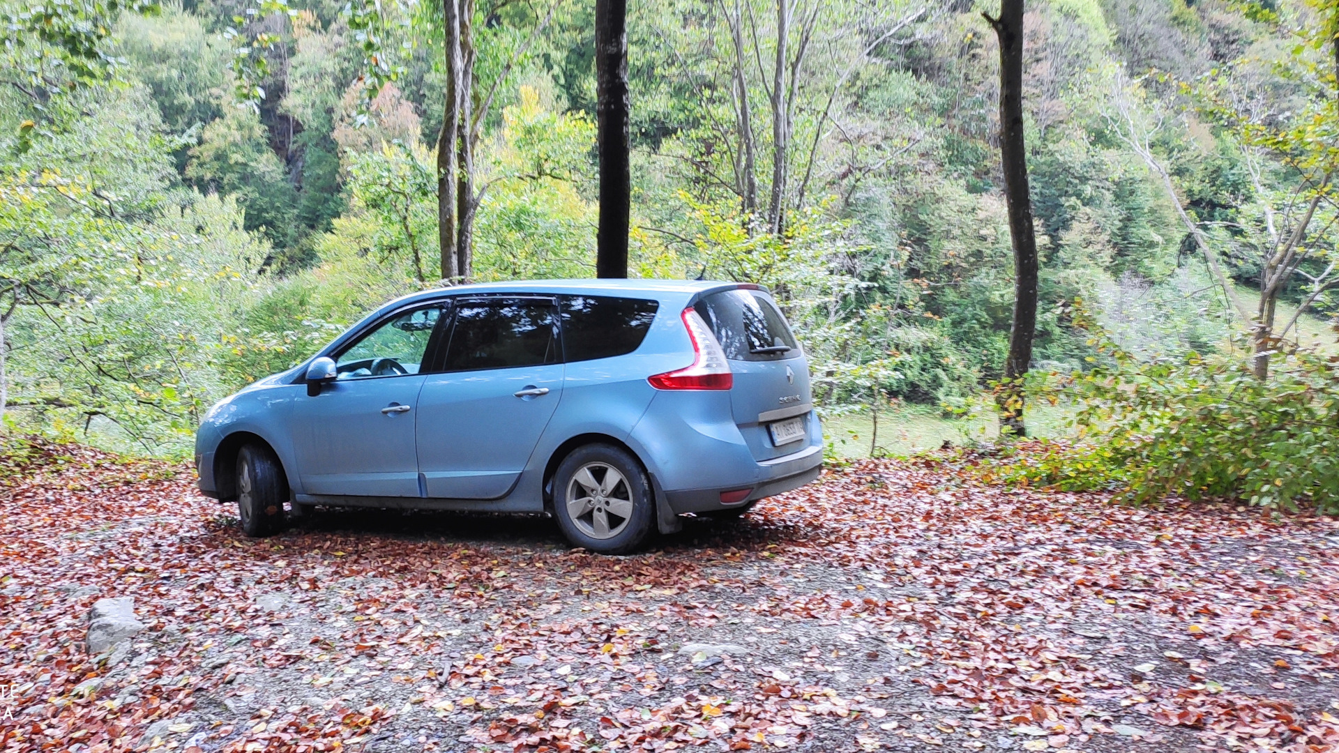 Renault Grand Scenic III 1.4 бензиновый 2010 | 1.4Тсе Гбо Синяя ракета на  DRIVE2