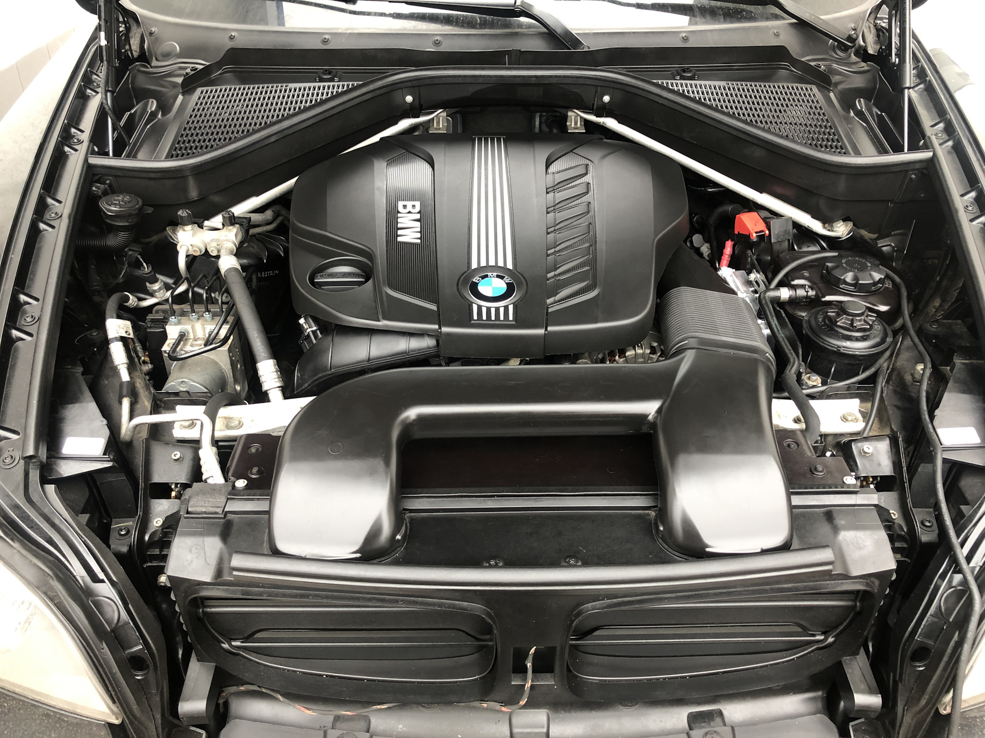 Мотор х5 е70. Мотор BMW x5 e70. BMW x6 n57. BMW x5 e70 3.0d двигатель. БМВ Е 70 мотор 3.0.