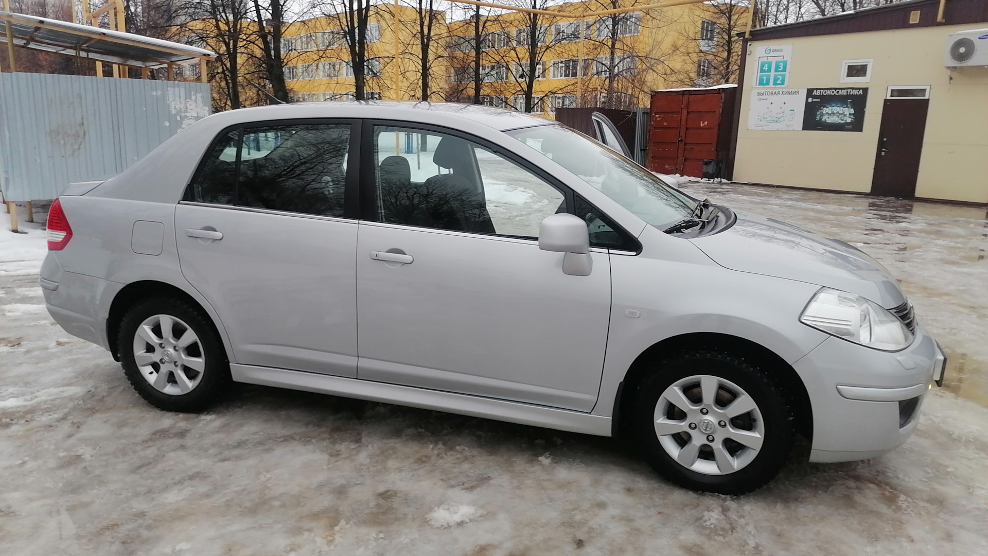 Nissan Tiida (1G) 1.6 бензиновый 2012 | Elegance Z2 на DRIVE2