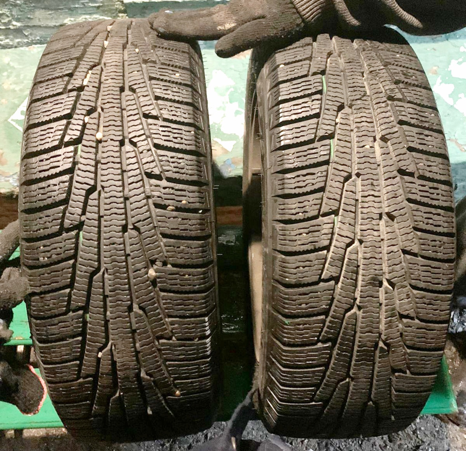 Шины зимние нешипованные Nokian 205/55 R16, литые диски 7Jx16 ET39 5x100 на  Pontiac Vibe (1G). Б/у | 37 000 ₽ в городе Кемерово | DRIVE2