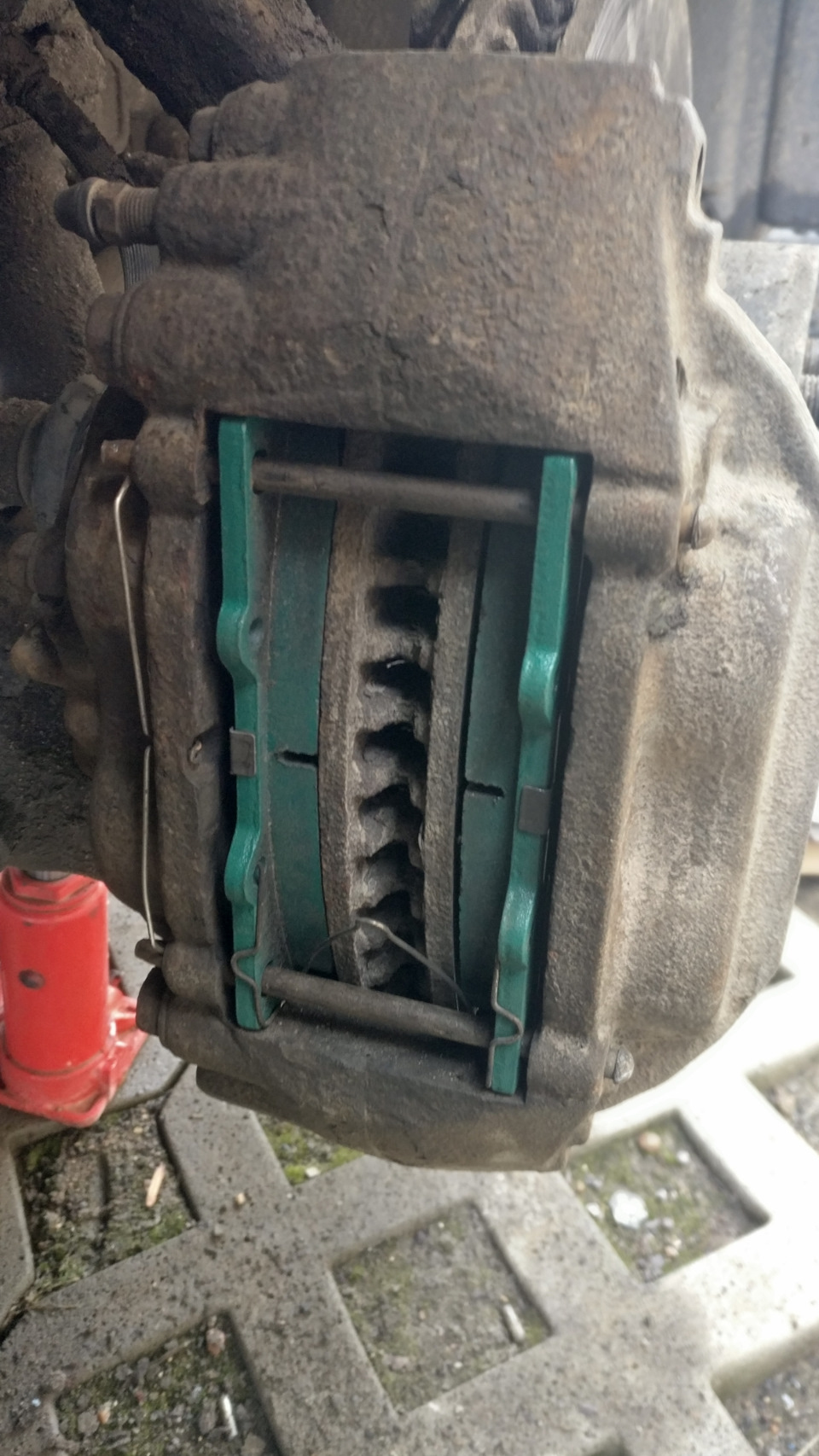 Подготовка к лету. Летние шины, замена передних колодок, шприцевание ...