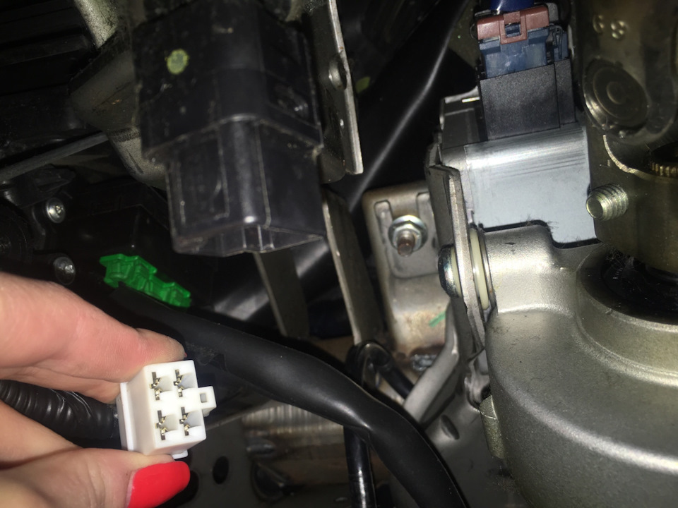 Лампа стоп сигнала форд фокус 3 седан. Не горит стоп фокус 3. Не горит стоп сигнал квадроцикла 50 кубов. Лампа стоп сигнала фокус 3 универсал. Разъемы задних фонарей форд фокус 1 седан.