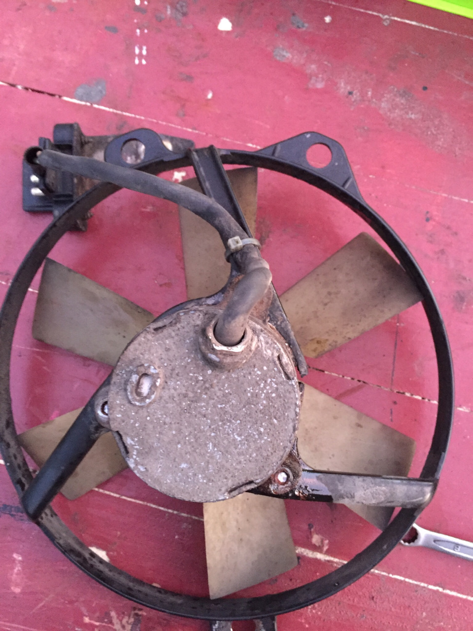 Ремонт вентилятора масляного радиатора — Mercedes-Benz S-Class (W140 ...