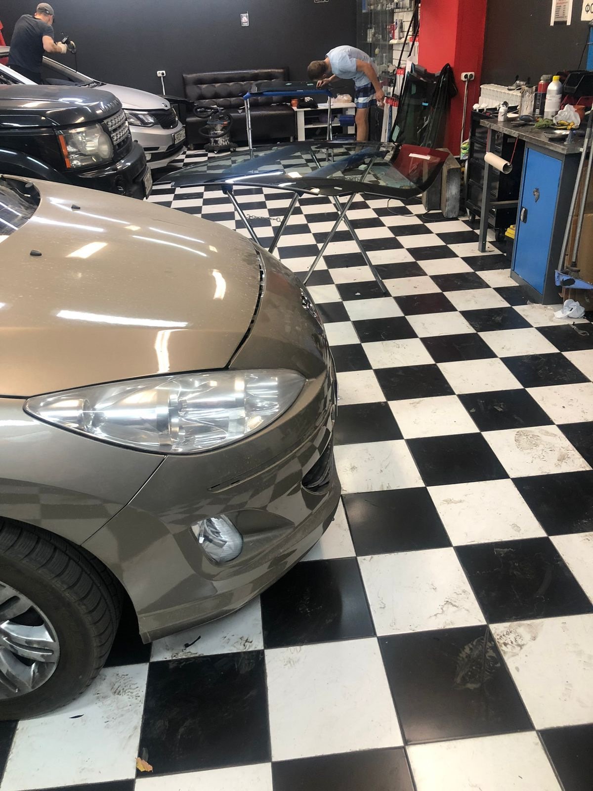 Замена лобового стекла Пежо 408 — Peugeot 408, 1,6 л, 2013 года ...