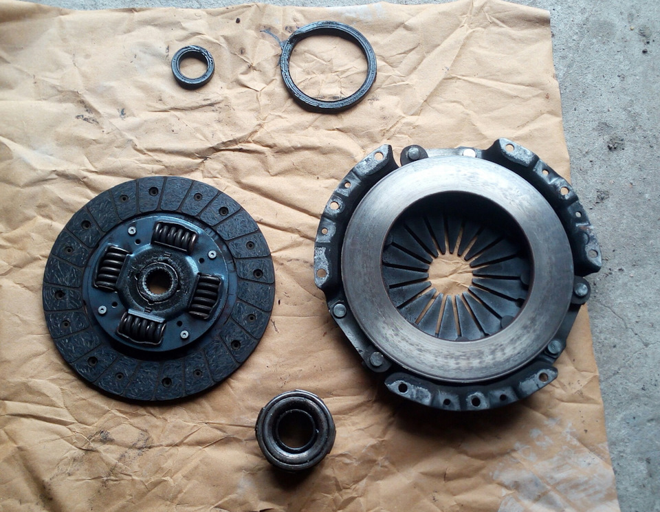 Замена сцепления, сальников двигателя (со стороны салона), сальника ...