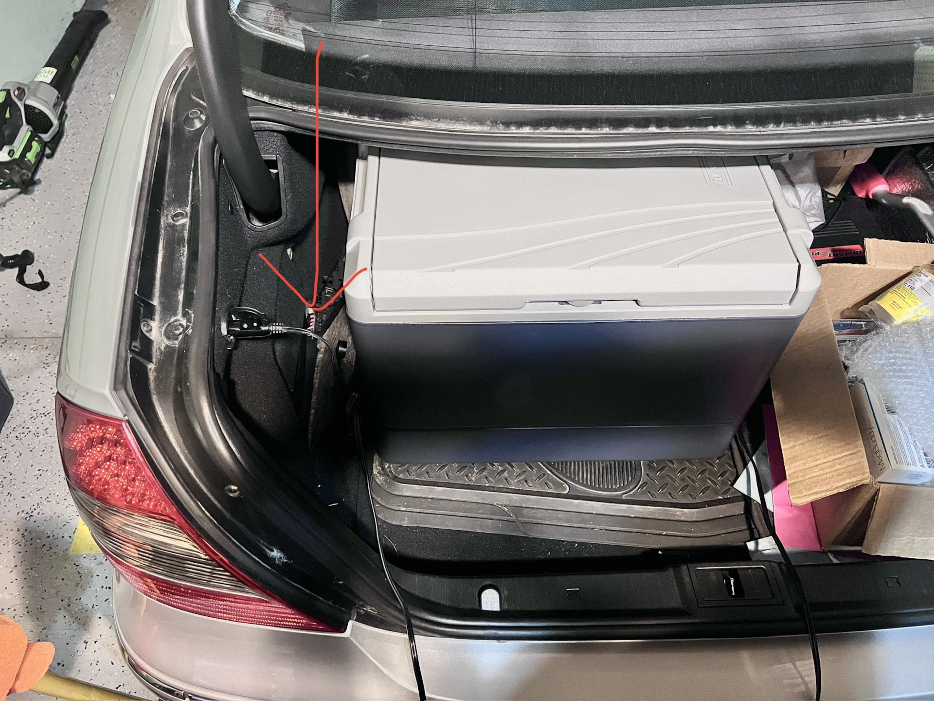 Предохранитель прикуривателя в багажнике. — Mercedes-Benz E-class (W211 ...