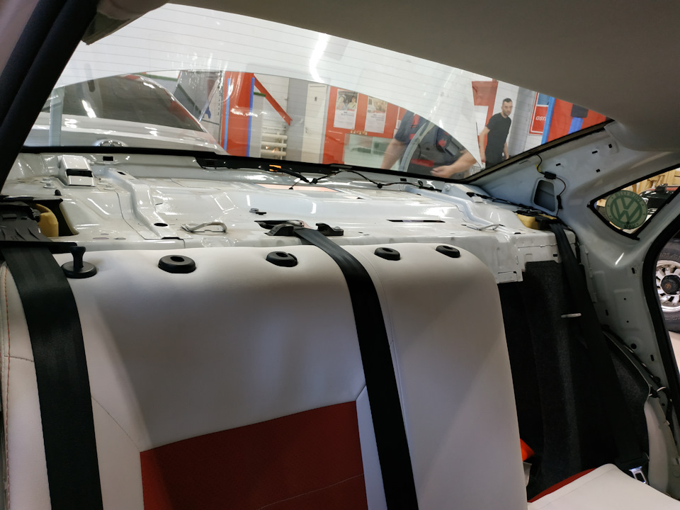 Оголился салончик. — Volkswagen Polo Sedan