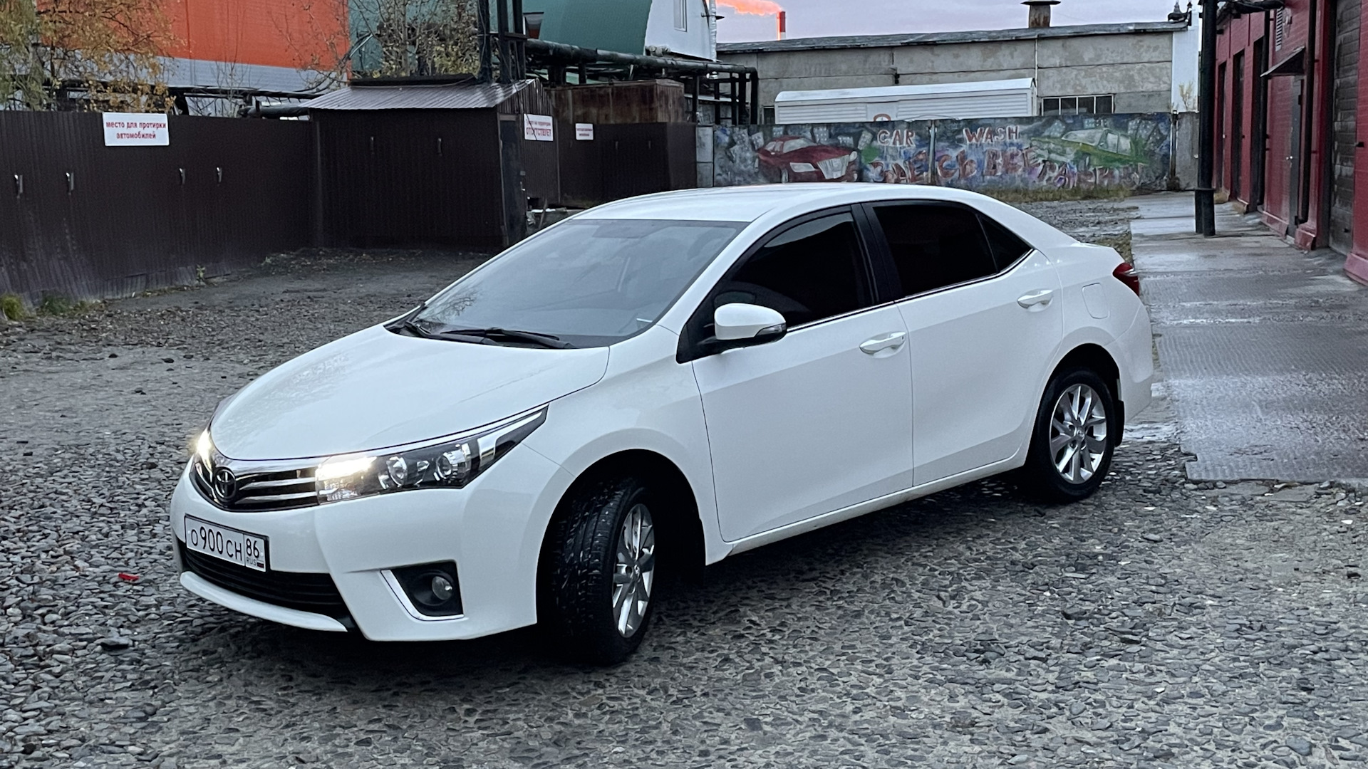 Тойота королла 2014 отзывы. Toyota corolla 2014. Тойота королла 2014 комплектации. Тойота королла 2014 года. Toyota corolla 170.