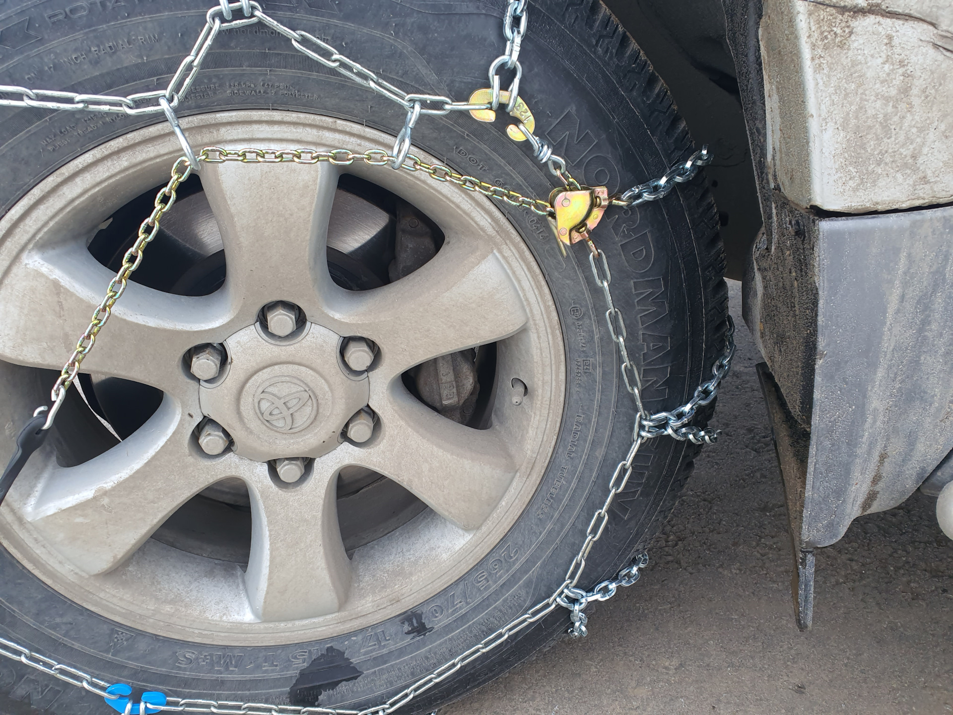 Цепи на колесах 265/70 R17 — Toyota Land Cruiser Prado 120-series, 4 л ...