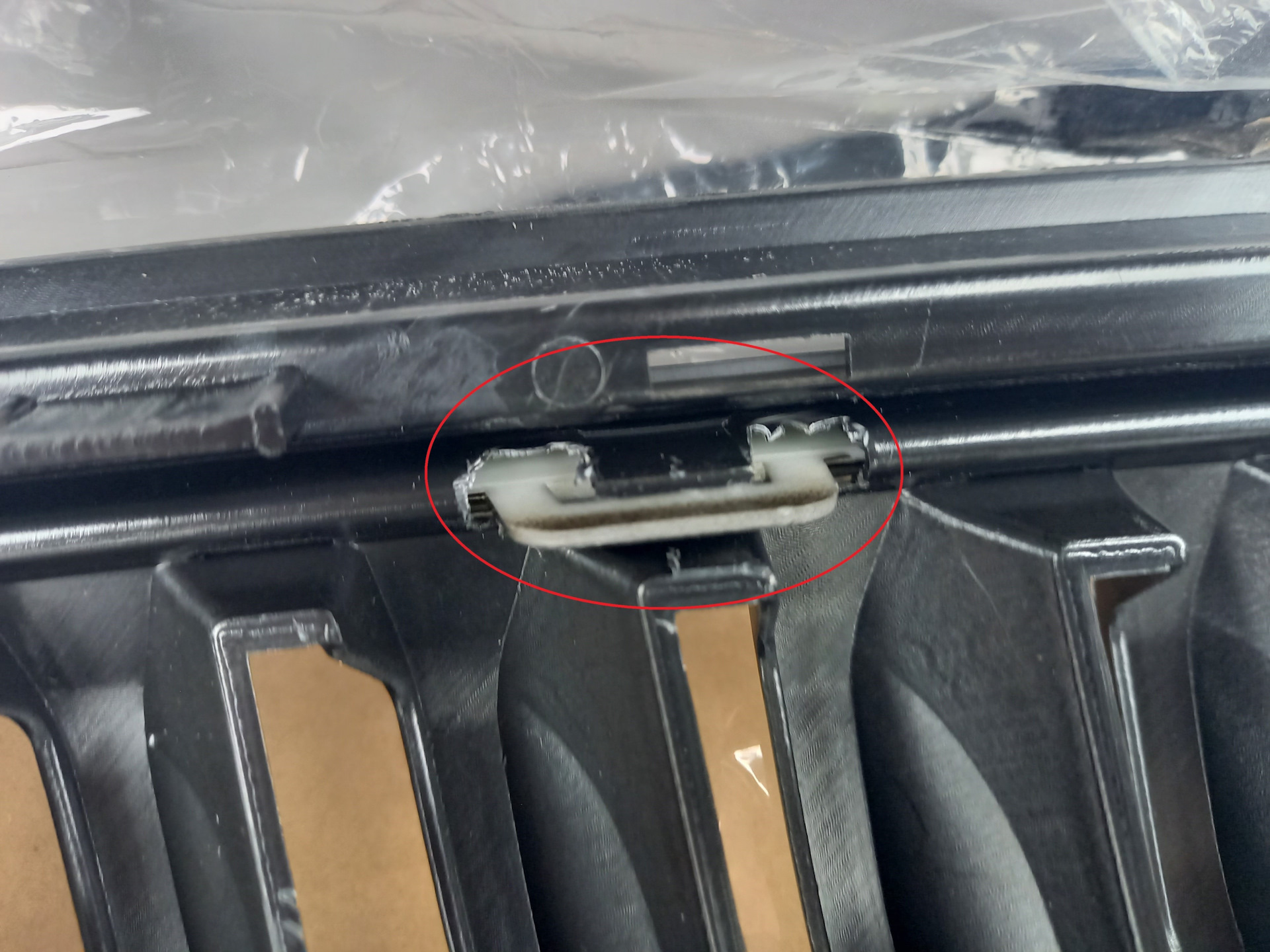Замена решетки радиатора — Skoda Octavia A7 Mk3, 1,8 л, 2016 года ...