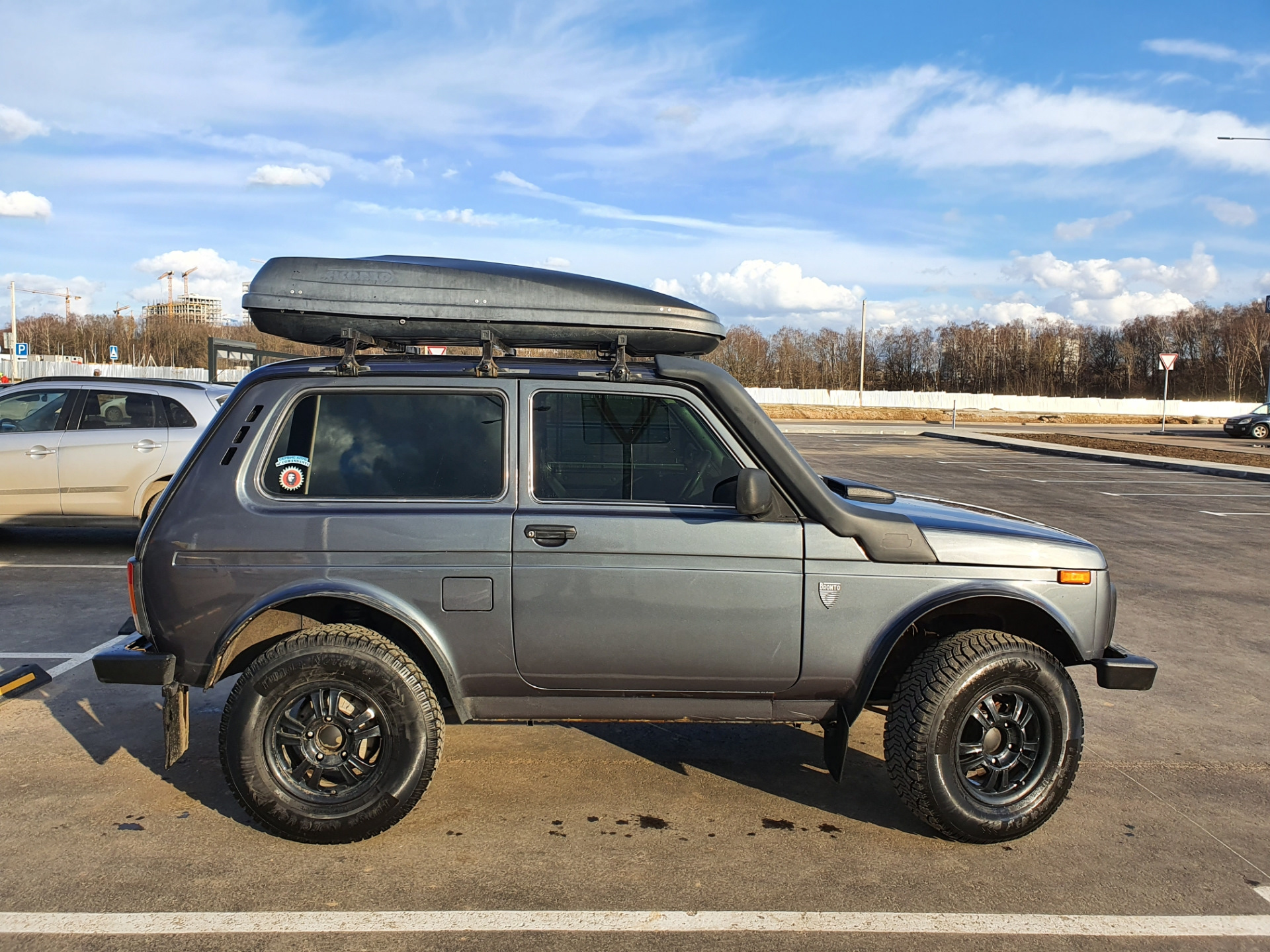 Сузуки нива. Ниссан Нива. Suzuki Jimny и Нива. Нива и Сузуки Джимни.