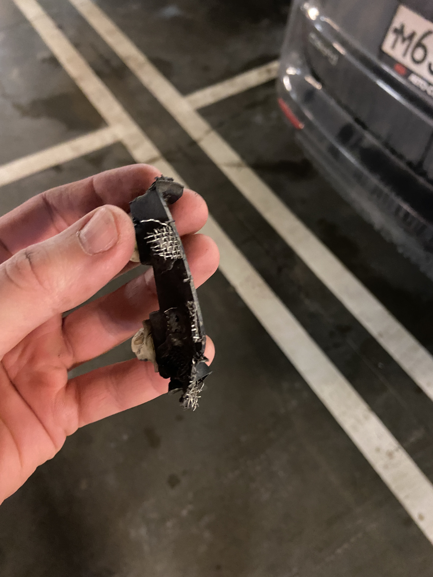 крепление накладки и уплотнителя — Nissan X-Trail II (t31), 2 л, 2007 ...