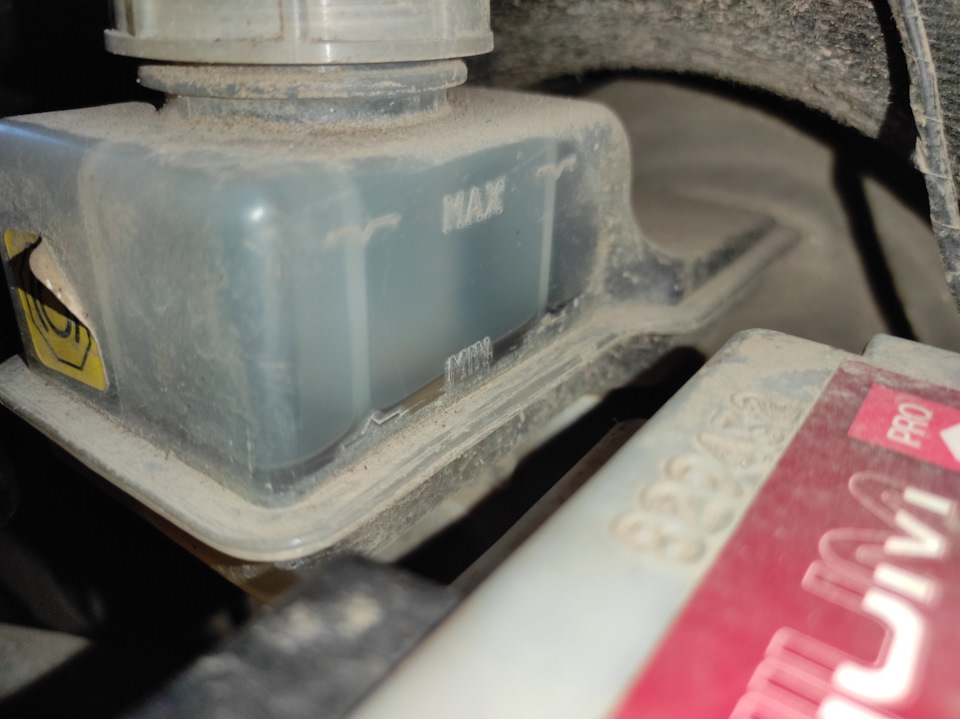 Масло в в гофре и на воздушном фильтре — Lada Гранта, 1,6 л, 2013 года ...