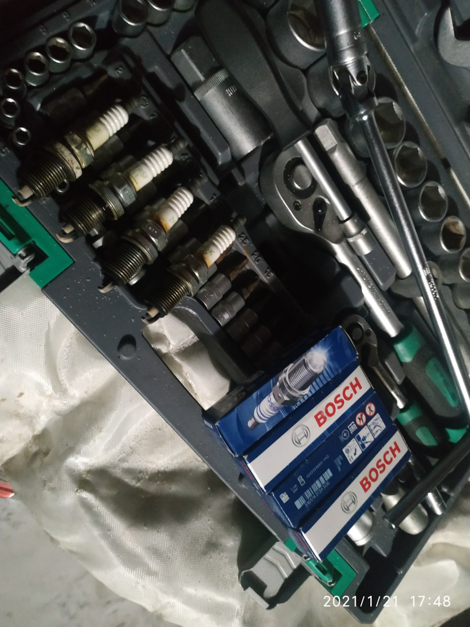 Замена свечей, бош — KIA Ceed (1G), 1,4 л, 2008 года | расходники | DRIVE2