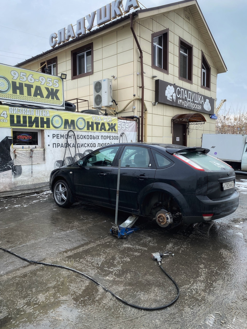 Сбор саморезов: быстро, качественно, дорого — Ford Focus II Hatchback, 1,8  л, 2006 года | поломка | DRIVE2