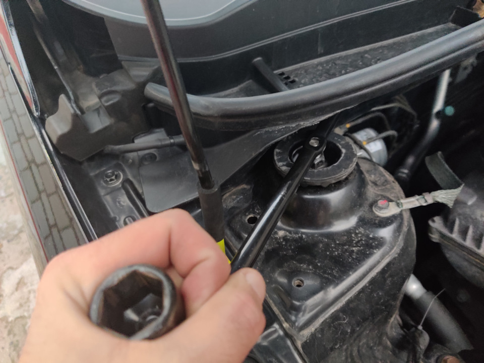 Лайфхак баллонного ключа — Hyundai Accent (4G), 1,6 л, 2015 года ...