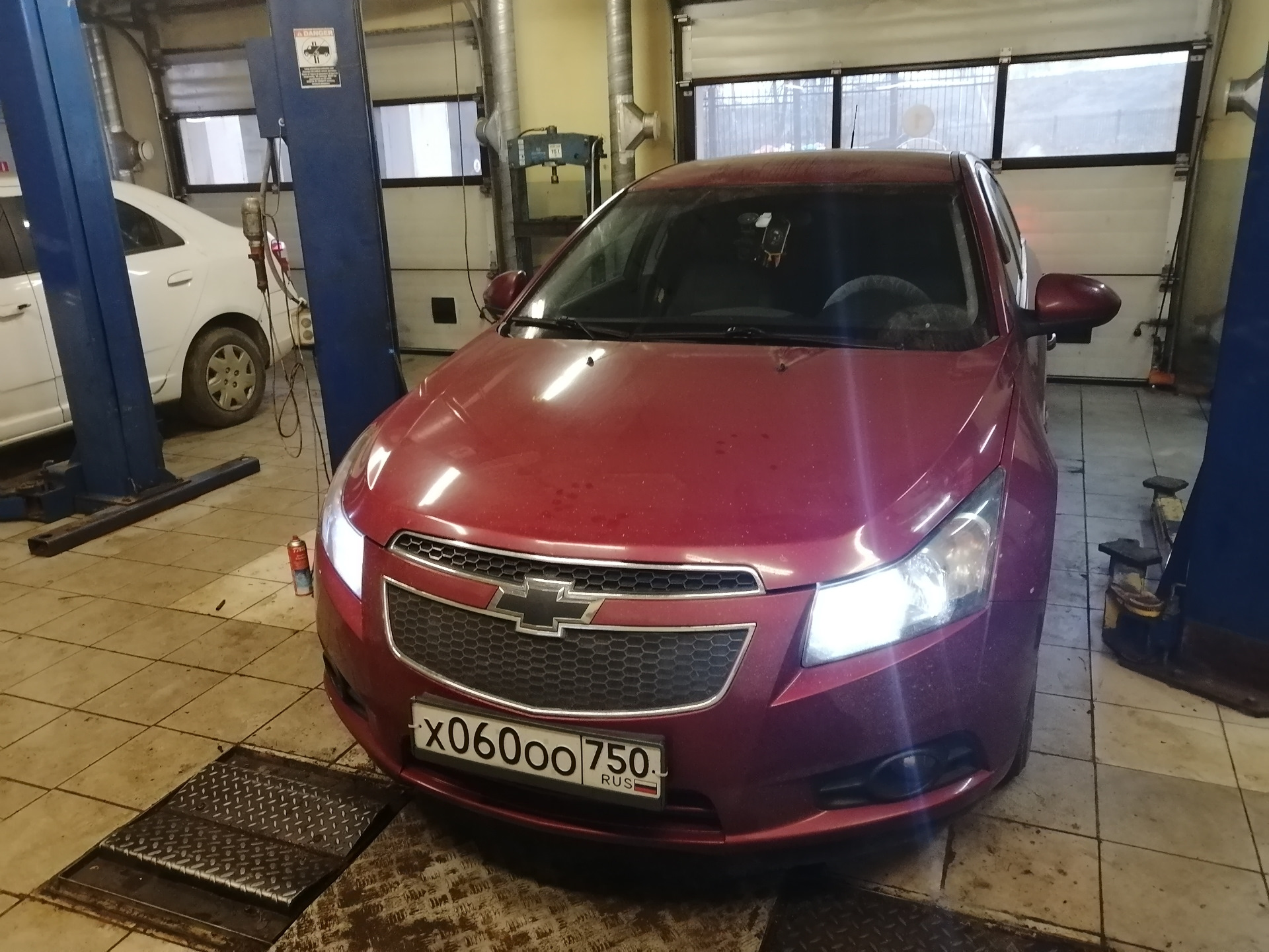 Подвеска, резиновый скрип — Chevrolet Cruze (1G), 1,6 л, 2010 года | визит  на сервис | DRIVE2