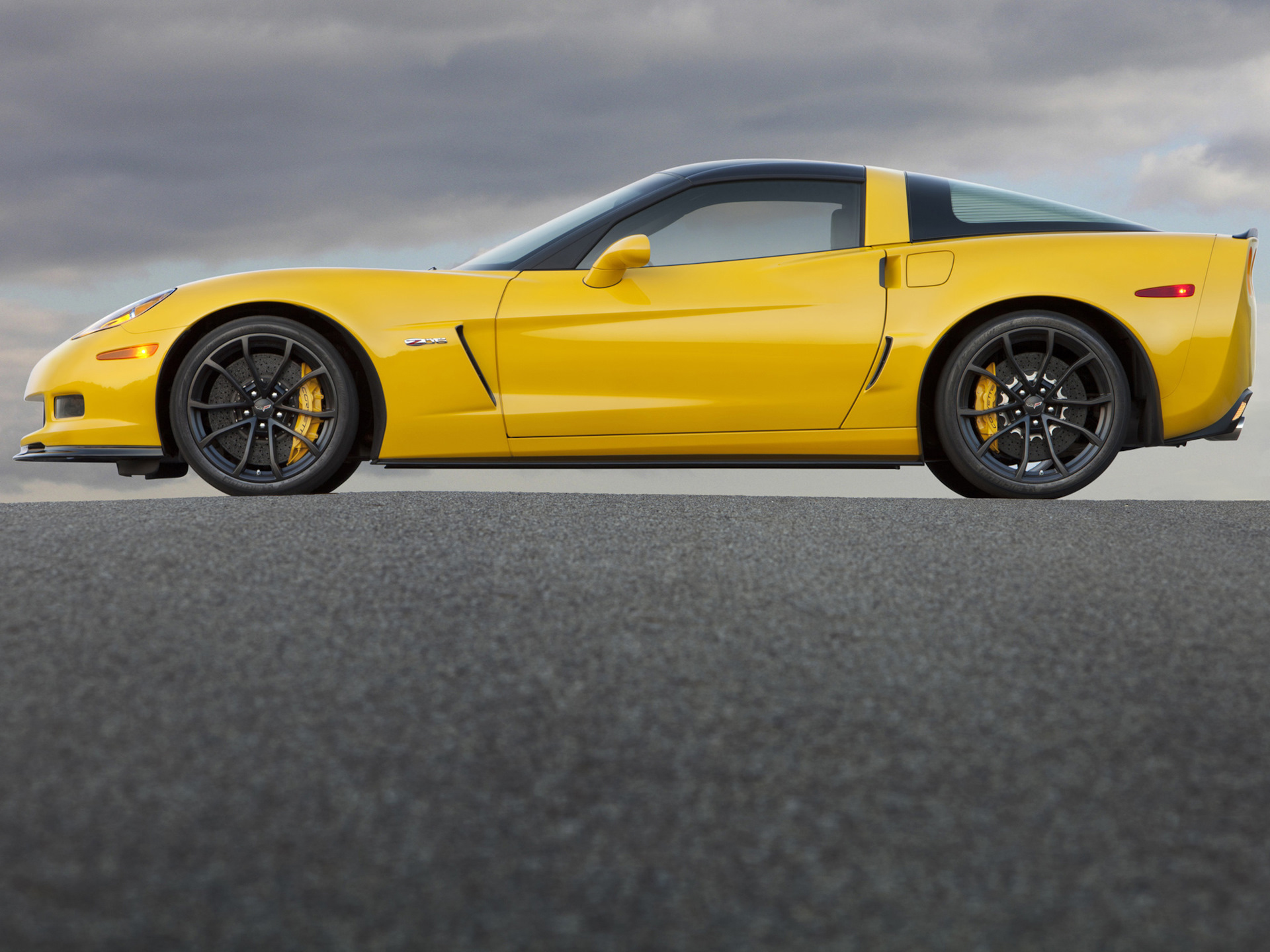 Chevrolet Corvette c6 черный