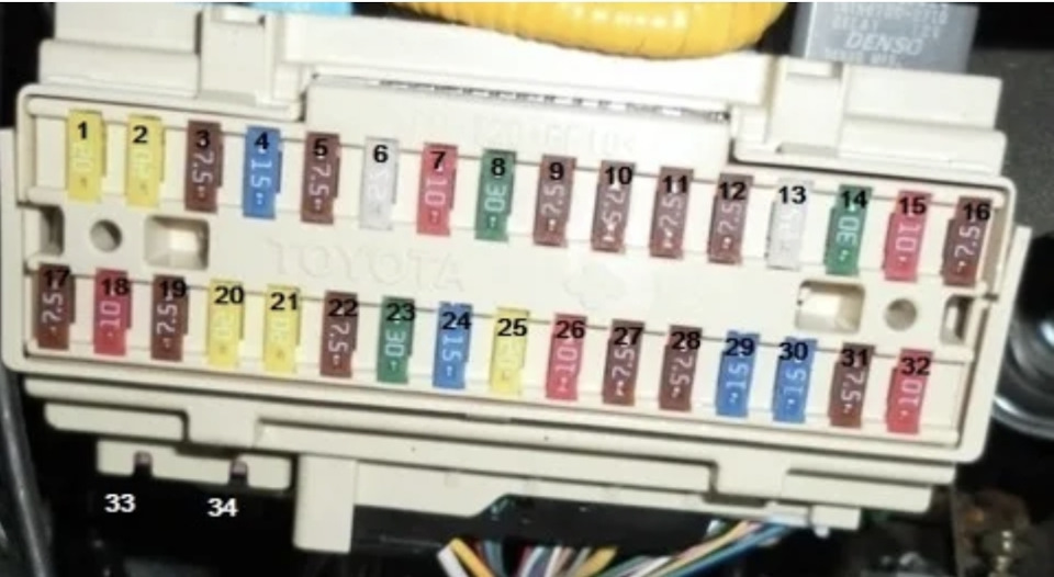 Моторчик омывателя умер? Или предохранитель? — Lexus RX (2G), 3 л, 2006 ...