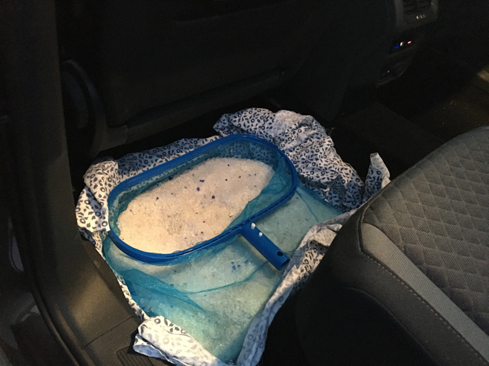 Как высушить ковролин в машине от воды не снимая