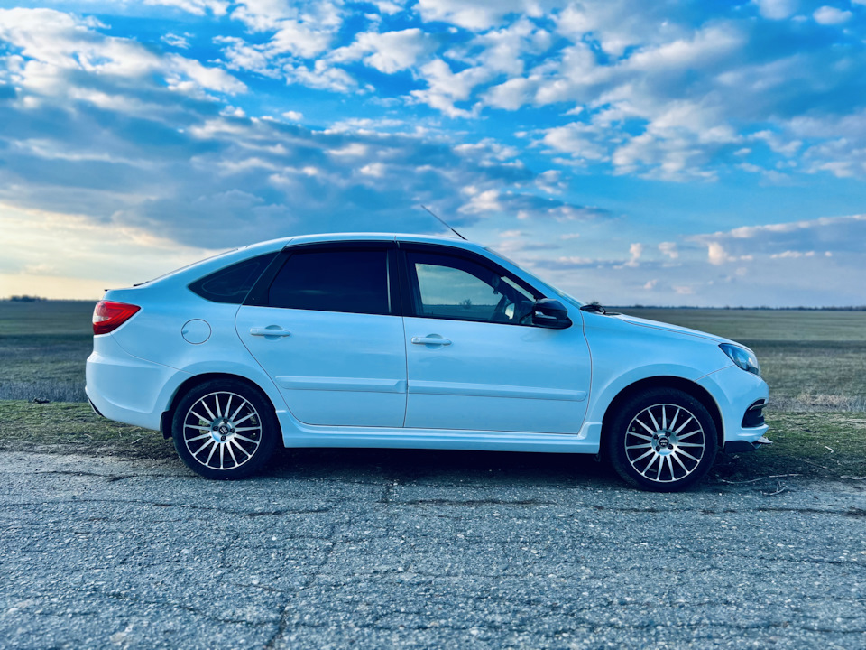 Пороги Аля спорт гранта лифтбек — Lada Гранта Лифтбек (2G), 1,6 л, 2019 ...