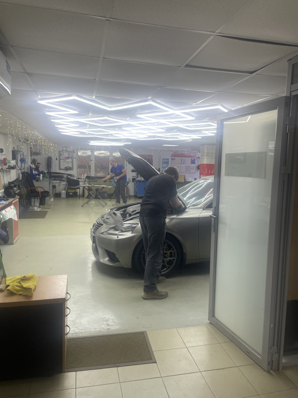 Фото в бортжурнале Lexus IS III