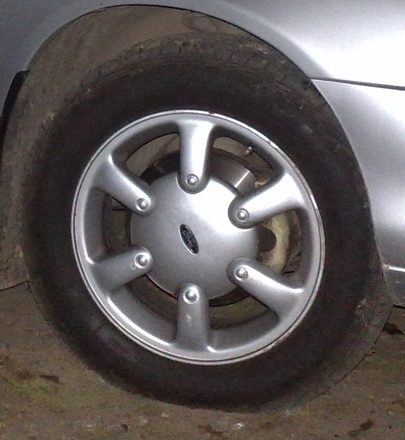 колпаки к оригинальным дискам — Ford Mondeo II, 1,8 л, 1998 года ...