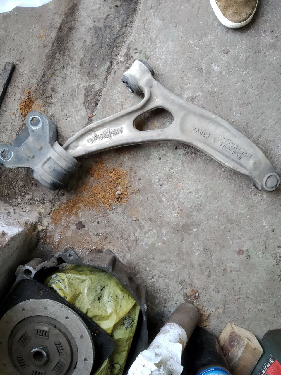 Замена передних рычагов на lemforder — Ford Focus Hatchback III, 2 л ...