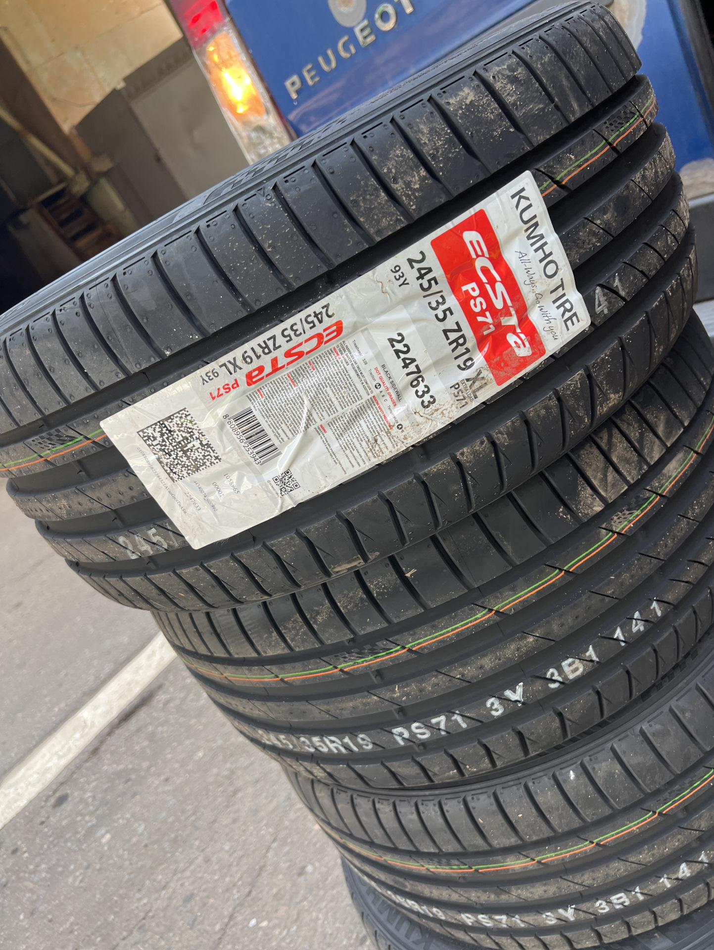 Новая резина — Subaru WRX STI (VA), 2,5 л, 2014 года | шины | DRIVE2