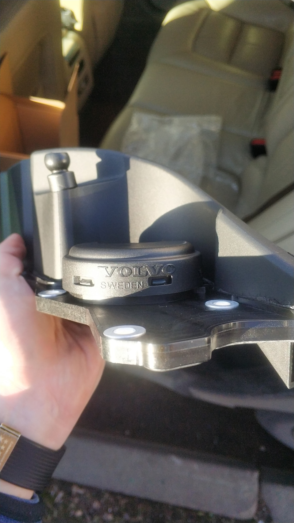 Лопнул впускной коллектор — BMW 5 series Touring (E39), 3 л, 2000 года ...