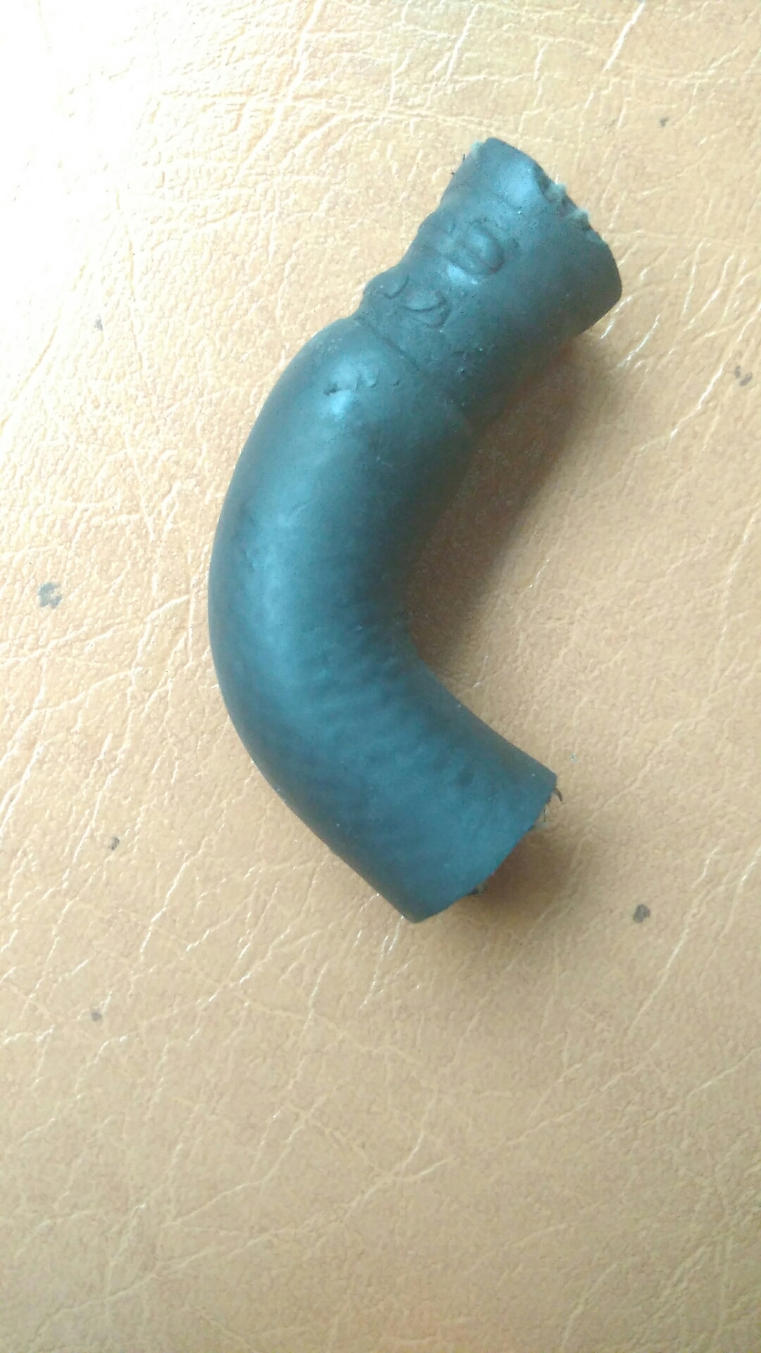 патрубок охлаждения турбины. шланг системы охлаждения турбины пассат б5. Uxclent 82t121ppl5 шланг. патрубки охлаждения турбины d4cb. 1k0 145 961 b.