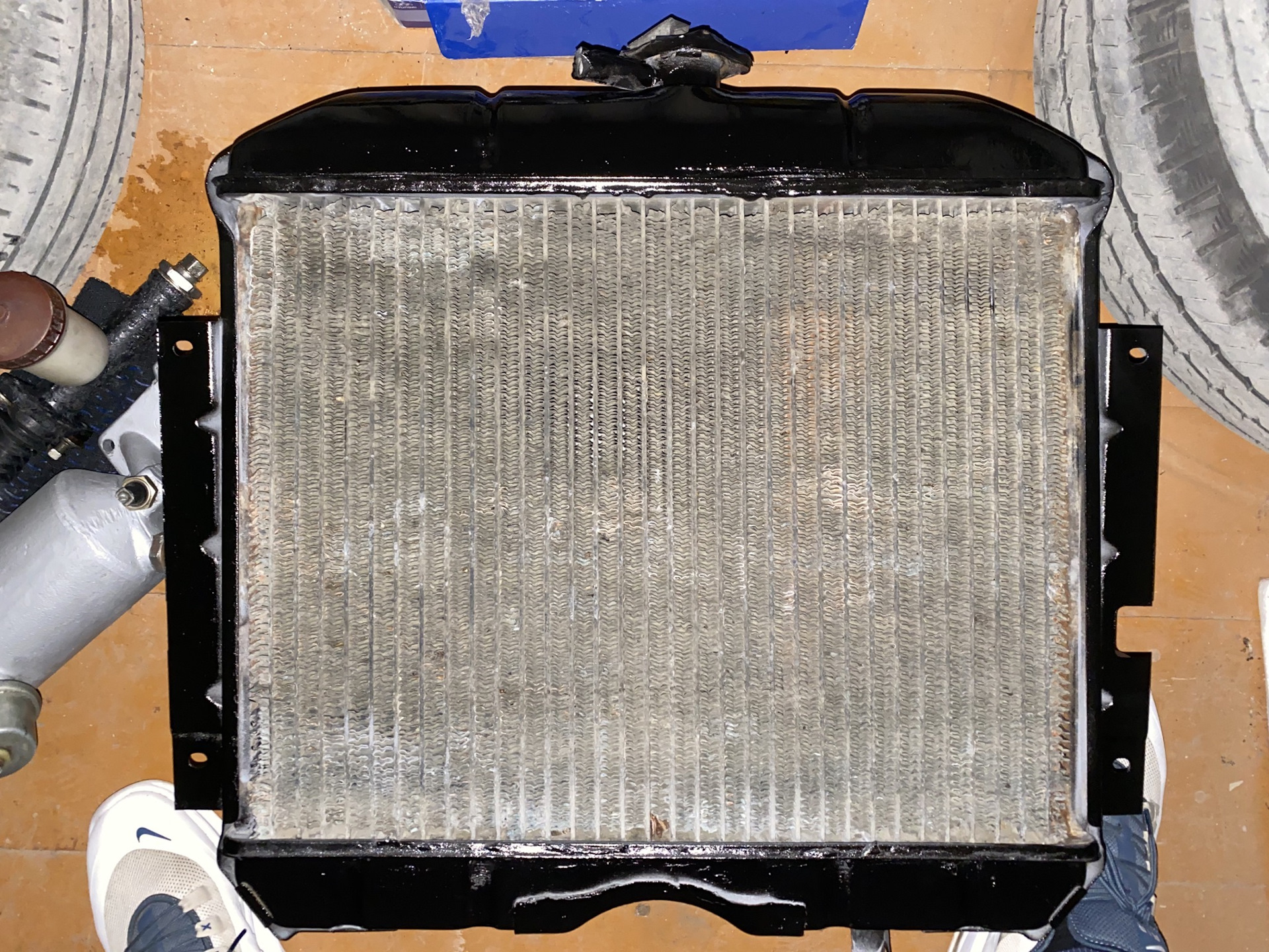 Радиатор газ-3102 медный 3-х рядный. Газовый радиатор. Радиатор газ-24 1971 год. Радиатор охлаждения газ 3102 медный 3 рядный. Газ-24 ранний радиатор.