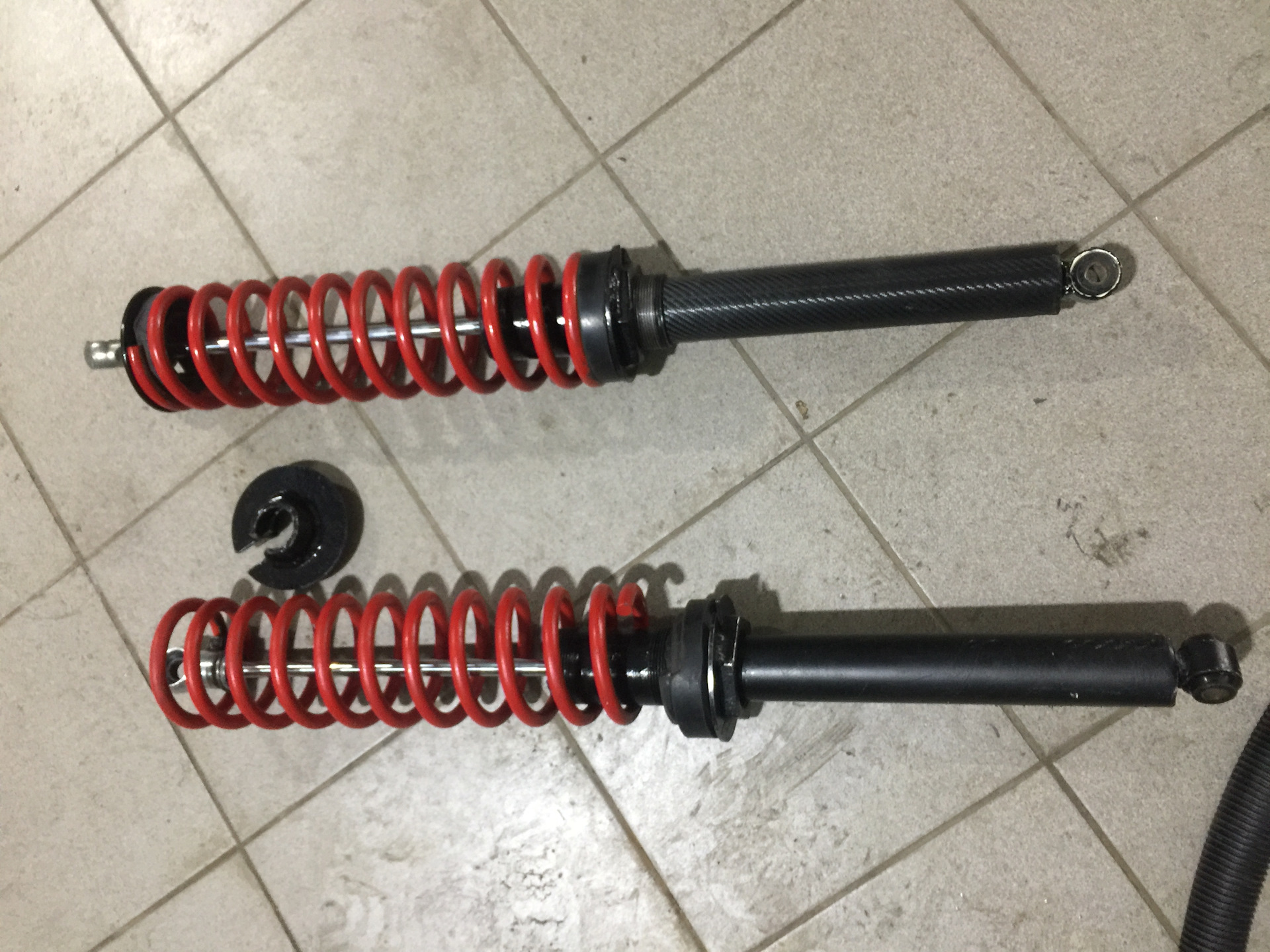 Винтовая подвеска опель омега. Самоделки из стоек амортизаторов. Откручиваем амортизатор 3151. Передние амортизаторы ваз ока. Амортизаторы самоделки.