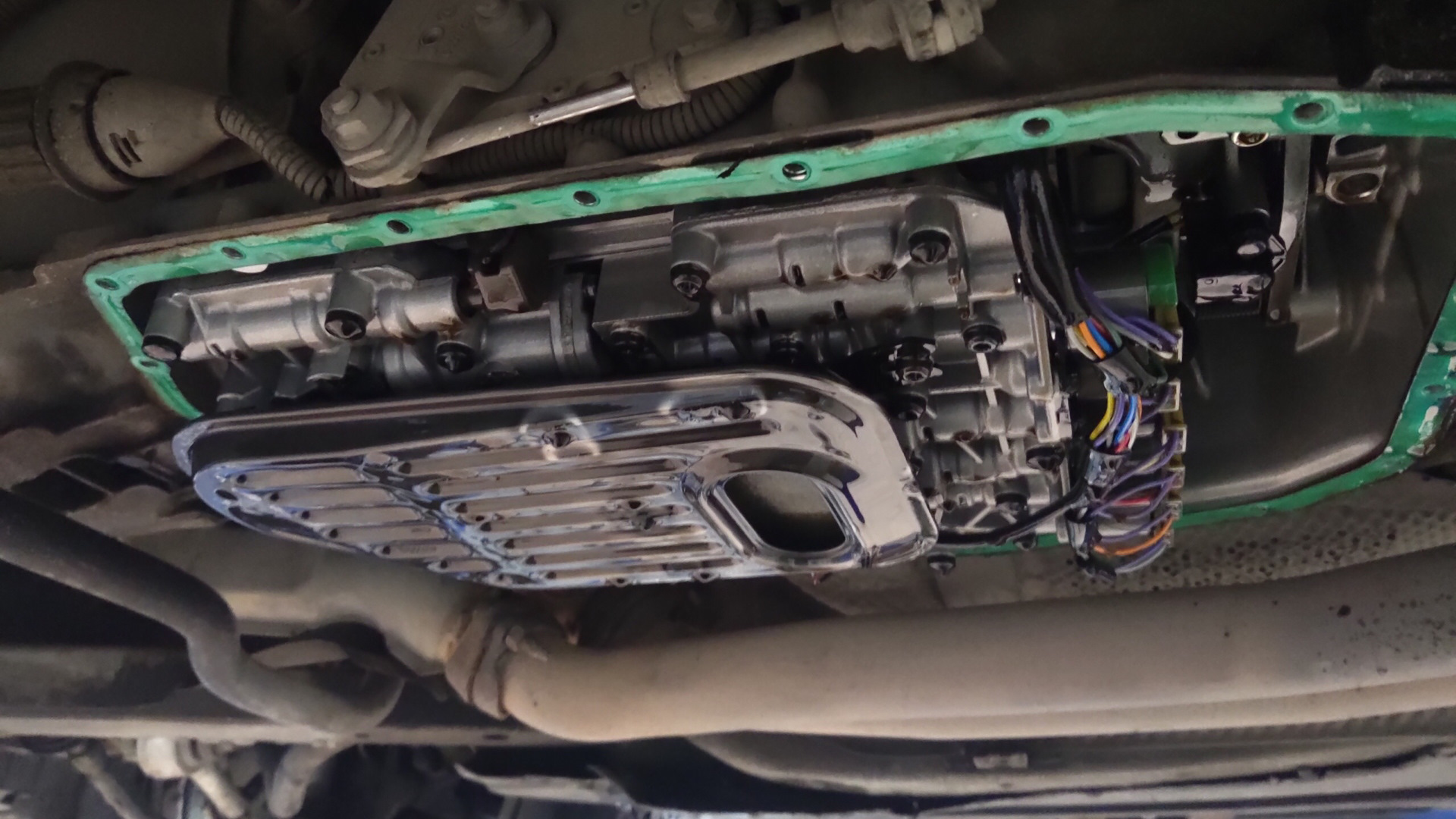 Замена масла акпп е39. BMW e39 фильтр АКПП. Фильтр АКПП БМВ 118i. Поддон АКПП БМВ g05. Фильтр АКПП БМВ e39 4.4.