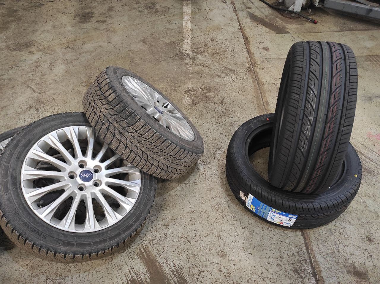 Сезонный шиномонтаж и замена короткого патрубка системы охлаждения ...