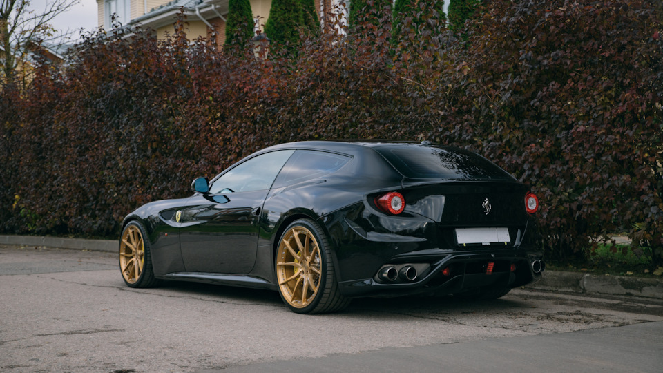 Фото в бортжурнале Ferrari FF