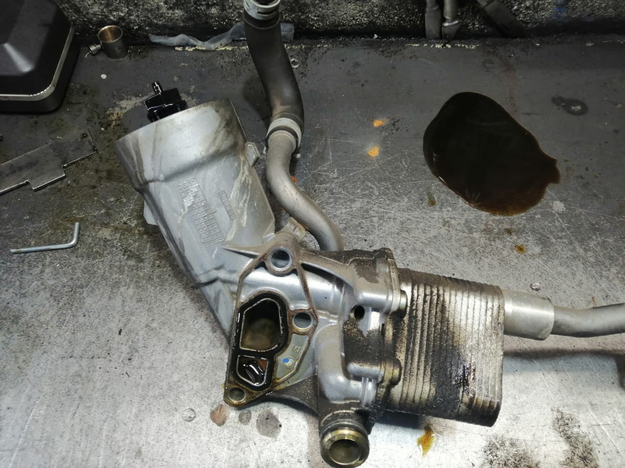 Замена уплотнителей теплообменника — Opel Astra J GTC, 1,4 л, 2012 года ...