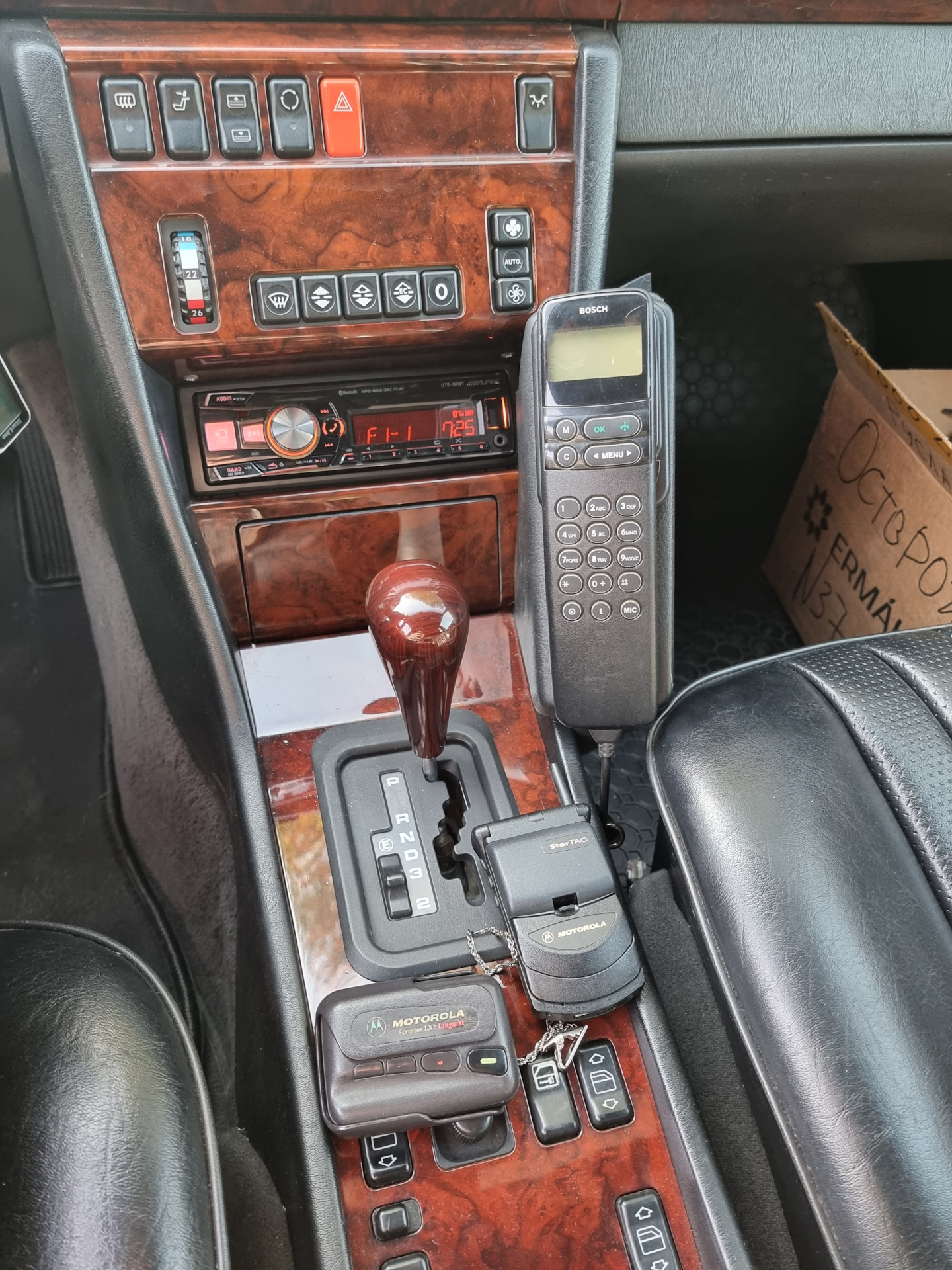 Запись #40. Музыка Alpine, колонки Helix — Mercedes-Benz E-class (W124 ...