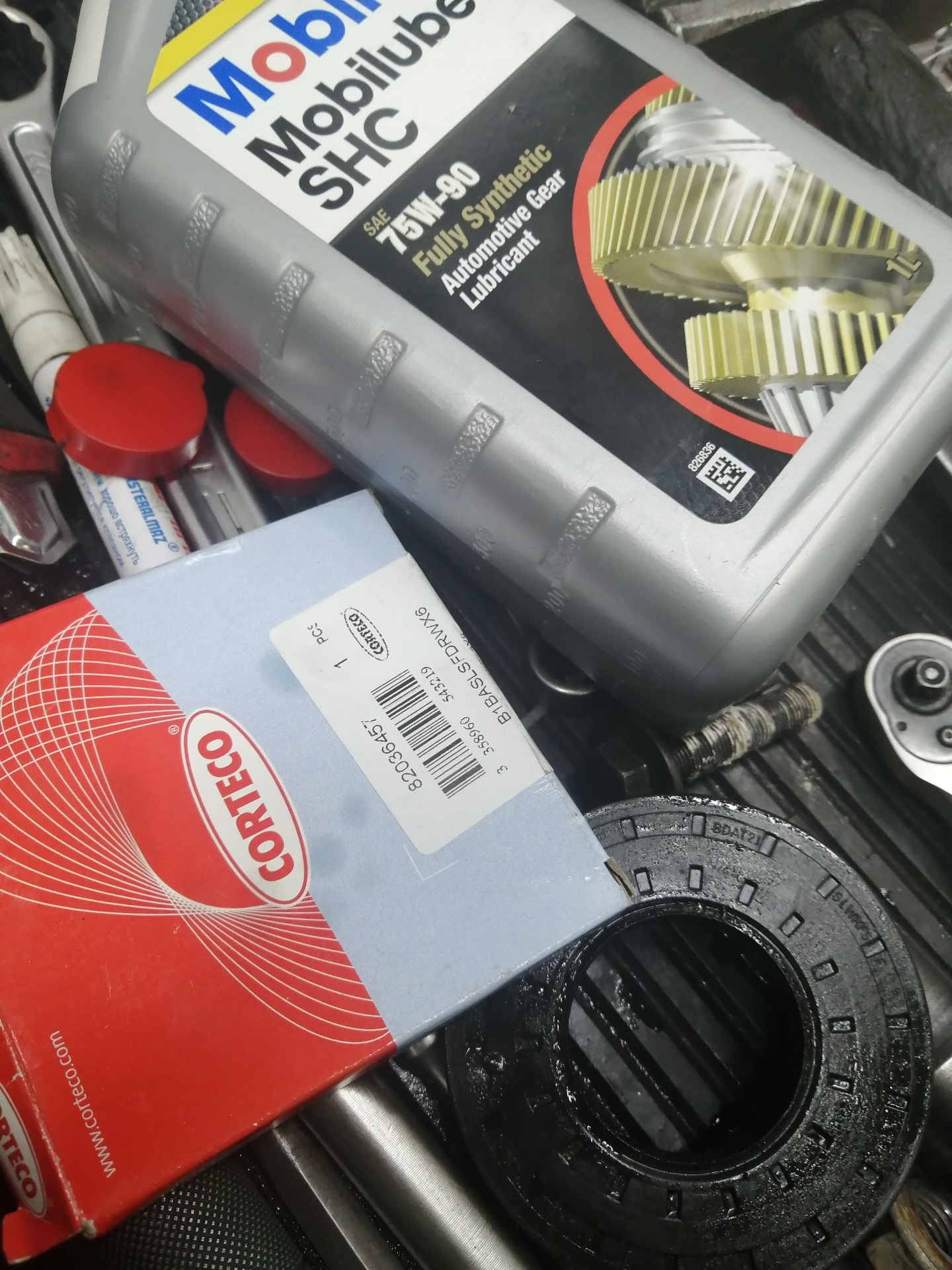 Замена правого сальника переднего привода, стойки стабилизатора ...