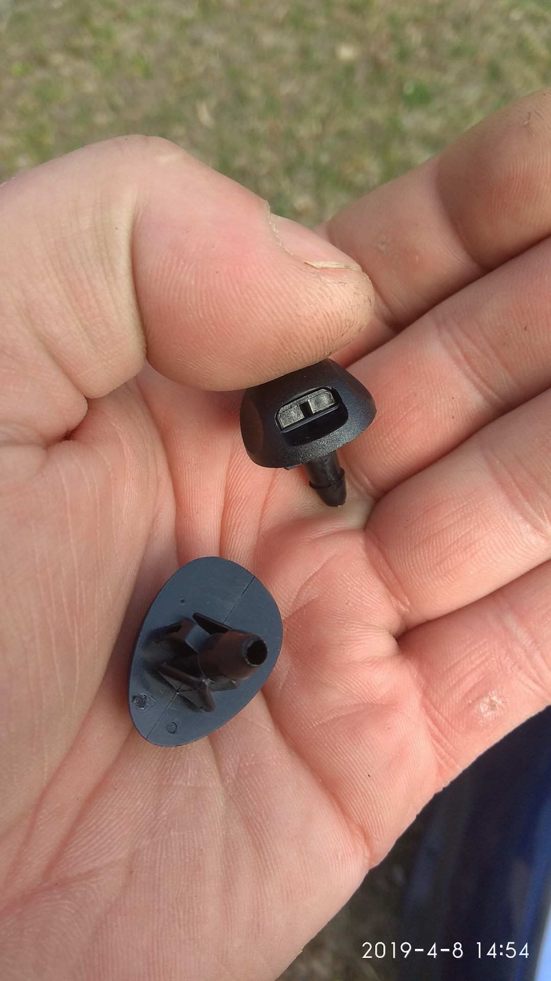 Веерные форсунки омывателя — Lada Ларгус, 1,6 л, 2018 года | стайлинг ...