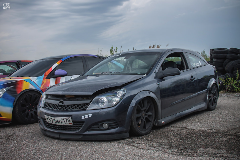 Opel Astra stance