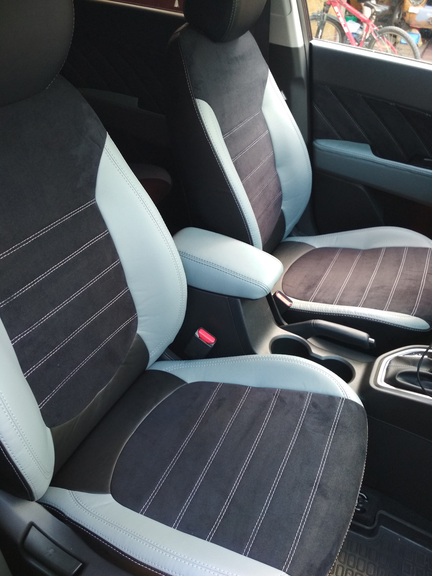 Чехлы На Крету С Синей Строчкой Купить