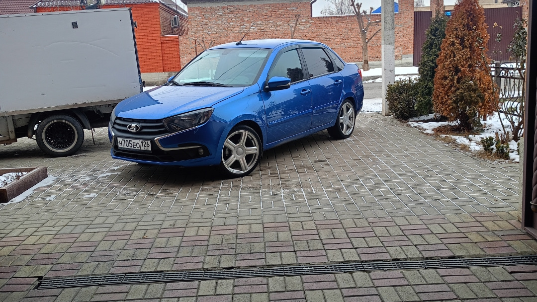 Lada Гранта (2G) FL 1.6 бензиновый 2019 | Синий на DRIVE2