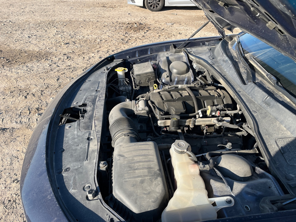 Моторный отсек — Dodge Charger (7G)