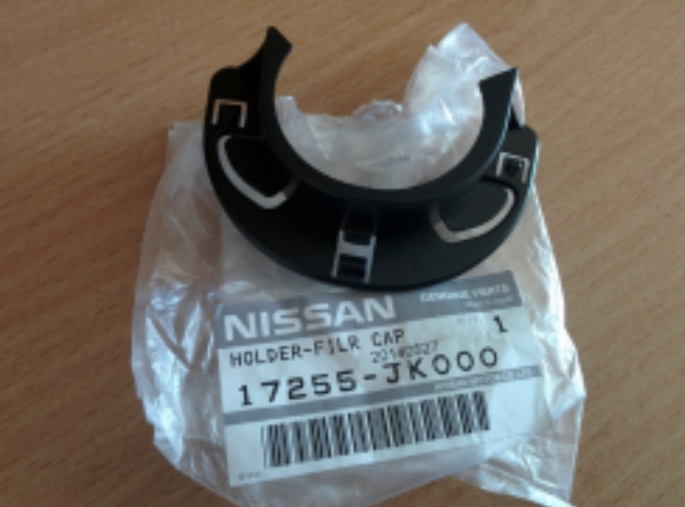 Кронштейн крепления крышки бензобака Гранта — Lada Гранта лифтбек, 1,6 ...