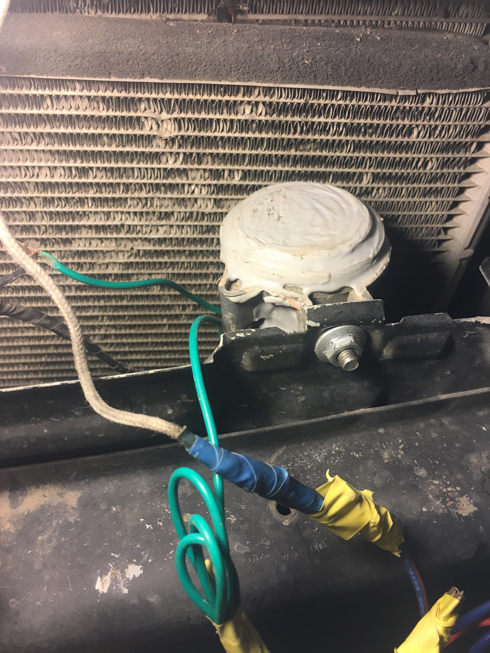 Установка воздушного сигнала — LADA Приора Купе, 1,6 л., 2011 года ...