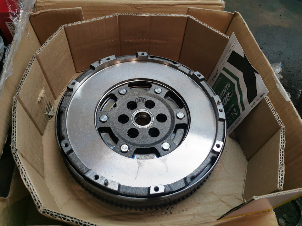 Замена двухмассового маховика Luk — FIAT Bravo II, 1,4 л, 2008 года ...