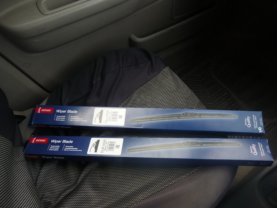 Denso wiper blade hybrid. Щетки Denso упаковка. Щетка стеклоочистителя зимняя на Мазда Демио 1г. Доска Денсо